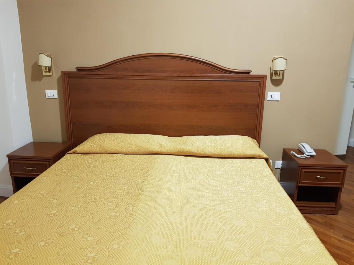 Hotel Villa Aricia Ariccia Exteriör bild
